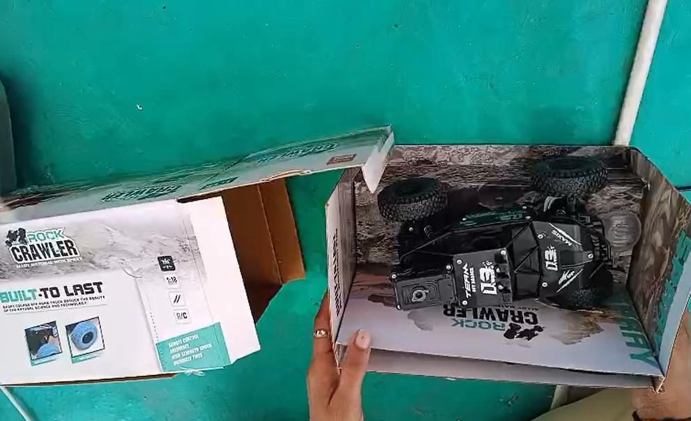 Monster Truck Rock Crawler RC Car – Powerful Remote Control Off-Road Racing Truck for Kids