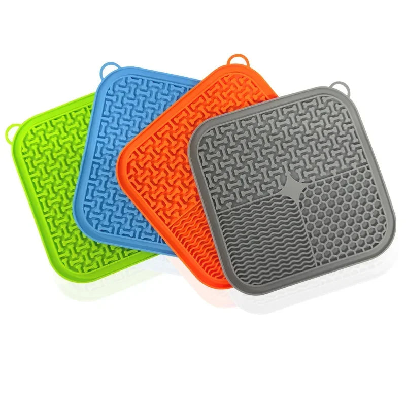 Premium Licking Mat for Dogs & Cats – Suction Cup Slow Feeder Anti-Anxiety Pad