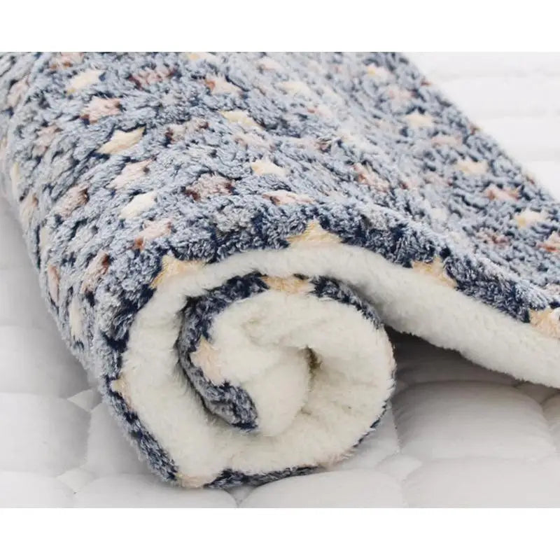 Bear Pattern Soft Fleece Pet Sleeping Mat – Washable Warm Dog and Cat Bed Blanket