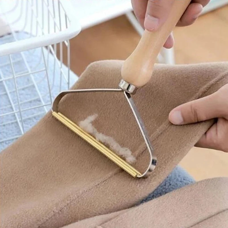 Portable Lint Remover Pet Hair Brush – Manual Fabric Shaver for Clothes, Sofa & Carpet Cleaning