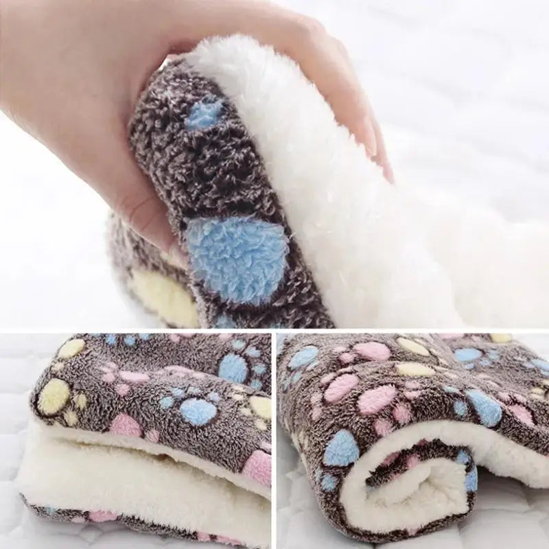 Bear Pattern Soft Fleece Pet Sleeping Mat – Washable Warm Dog and Cat Bed Blanket